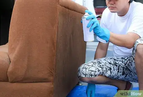 Immagine titolata Spray Paint Your Sofa Step 9