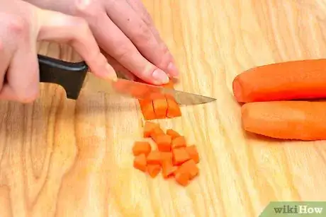 Immagine titolata Shred Carrots for a Cake Step 8