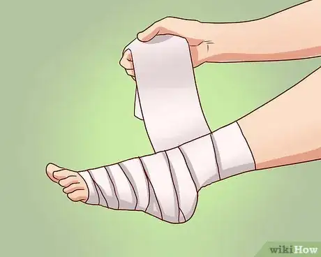 Immagine titolata Do a Home Body Wrap Step 12