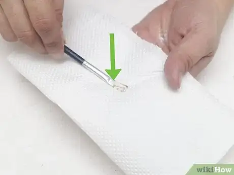 Immagine titolata Soften a Paintbrush Step 3