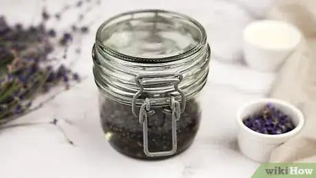 Immagine titolata Make Lavender Oil Step 5