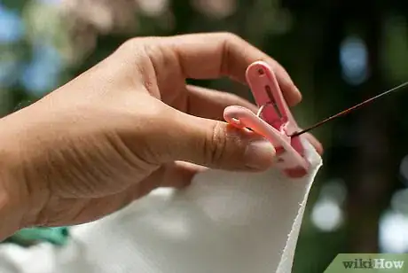 Immagine titolata Make Sky Lanterns Step 12