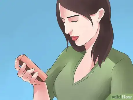 Immagine titolata Grow Back Your Eyelashes After They Fall Out Step 7