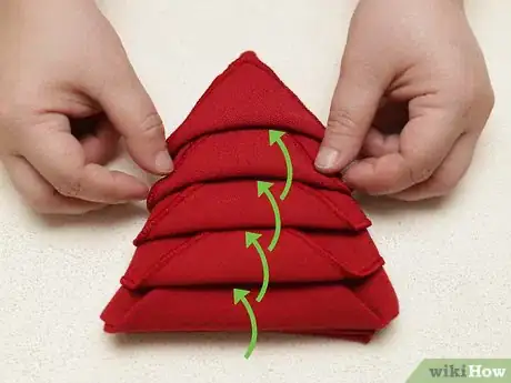 Immagine titolata Fold a Cloth Napkin Step 36