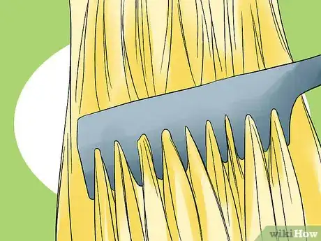 Immagine titolata Cut Hair in Layers Step 5