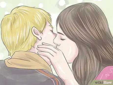 Immagine titolata Kiss a Girl for the First Time Step 9