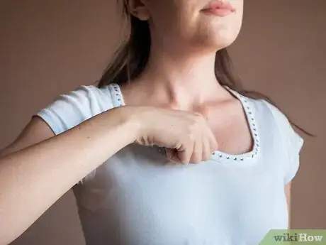 Immagine titolata Avoid Looking Inappropriate for the Office (for Women) Step 1