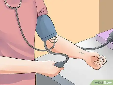 Immagine titolata Check Your Blood Pressure with a Sphygmomanometer Step 8