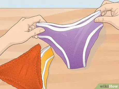 Immagine titolata Fold Underwear Step 1