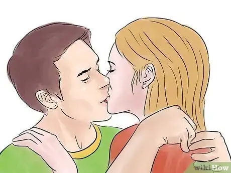 Immagine titolata Make Out for the First Time Step 8