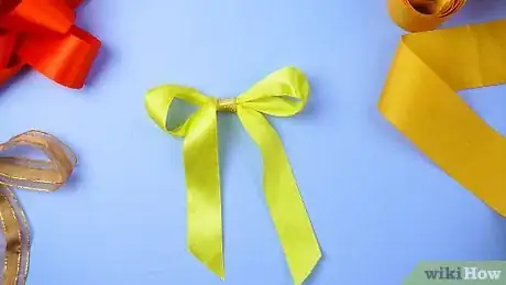 Immagine titolata Make a Bow Out of a Ribbon Step 14