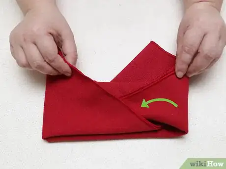 Immagine titolata Fold a Cloth Napkin Step 23