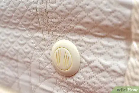 Immagine titolata Choose a Baby Crib Mattress Step 6