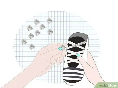 Immagine titolata Decorate Shoes Step 11