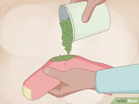 Immagine titolata Make Cat Toys out of Common Household Items Step 35