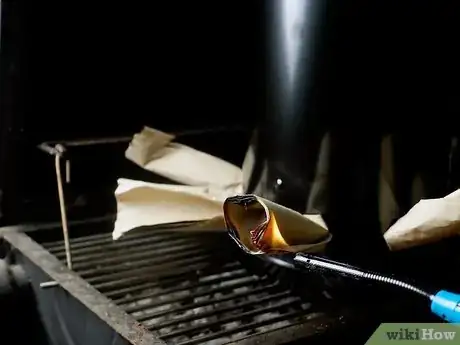 Immagine titolata Light a Charcoal Grill Step 16