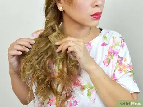 Immagine titolata Do Simple and Cute Hairstyles Step 17