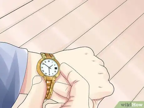 Immagine titolata Remove Paint from Wooden Objects and Refinish Them Step 14