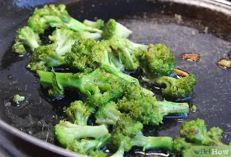 Immagine titolata Cook Tenderstem Broccoli Step 6