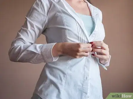 Immagine titolata Avoid Looking Inappropriate for the Office (for Women) Step 4
