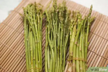 Immagine titolata Steam Asparagus Step 1