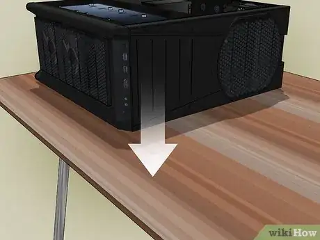 Immagine titolata Ground Yourself to Avoid Destroying a Computer with Electrostatic Discharge Step 1