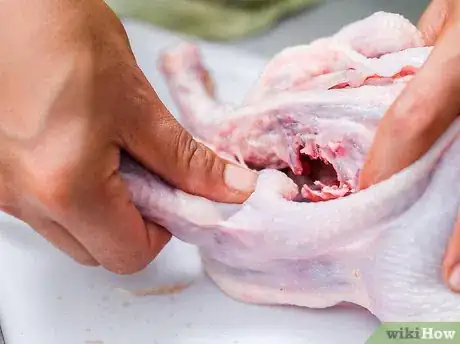 Immagine titolata Debone Poultry (Turkey or Chicken) Step 8