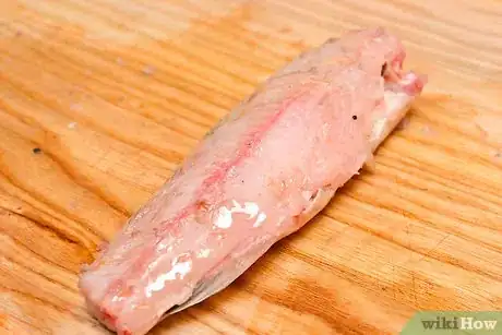 Immagine titolata Fillet a Rainbow Trout Fish Step 9
