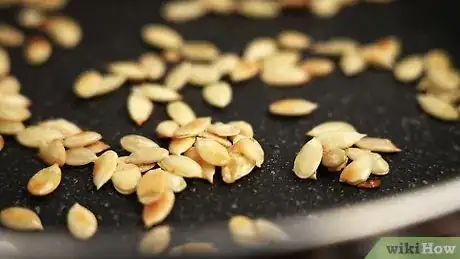 Immagine titolata Shell Pumpkin Seeds Step 12