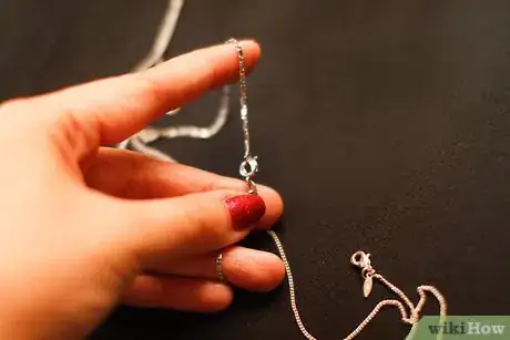 Immagine titolata Untangle Necklaces Step 1