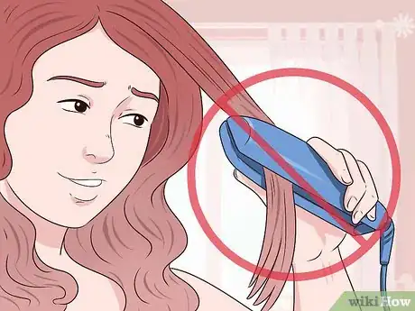 Immagine titolata Bleach Your Hair With Hydrogen Peroxide Step 14