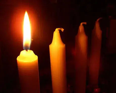 Immagine titolata First Advent and first candle is lit 9980