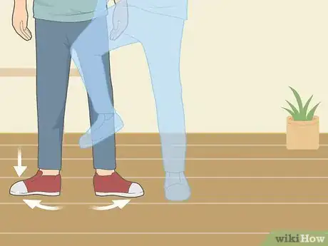 Immagine titolata Shuffle (Dance Move) Step 3