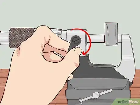 Immagine titolata Use and Read an Outside Micrometer Step 7