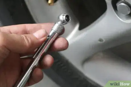 Immagine titolata Check Your Car Before a Road Trip Step 2
