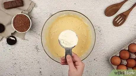 Immagine titolata Improve Boxed Cake Mix Step 10