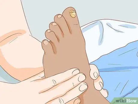 Immagine titolata Help a Toenail Grow Back Quickly Step 14