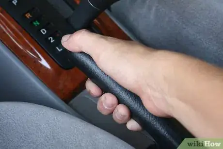 Immagine titolata Stop a Car with No Brakes Step 6