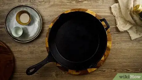 Immagine titolata Season Cast Iron Cookware Step 7