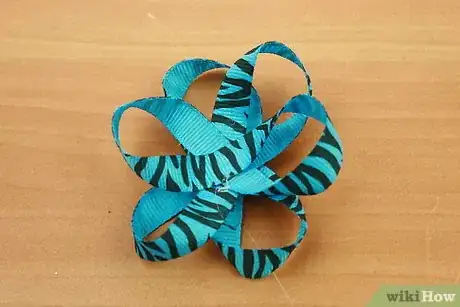 Immagine titolata Make Ribbon Flowers Step 13