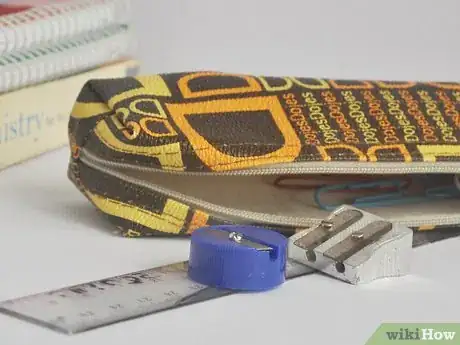 Immagine titolata Pack a School Bag (Teen Girls) Step 3Bullet3