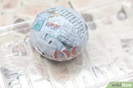 Immagine titolata Make Papier Mâché Eggs Step 5