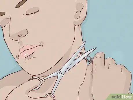 Immagine titolata Remove a Skin Tag from Your Neck Step 8