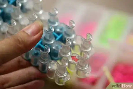 Immagine titolata Make a Rainbow Loom Bracelet Step 1