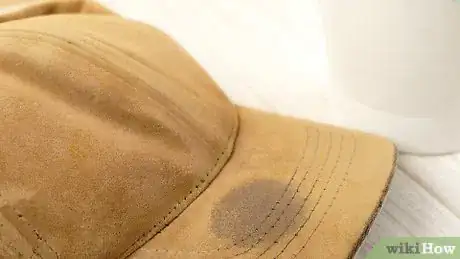 Immagine titolata Wash a Baseball Cap by Hand Step 13