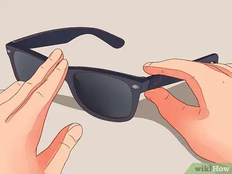 Immagine titolata Tell if Ray Ban Sunglasses Are Fake Step 1