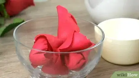 Immagine titolata Make Rose Petal Perfume Step 9