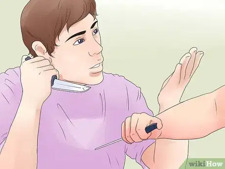 Immagine titolata Become Good at Knife Fighting Step 10
