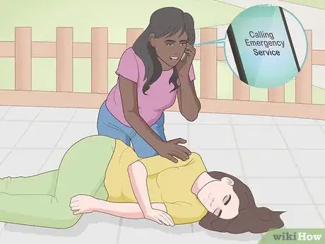 Immagine titolata Help Someone Who Is Having a Seizure Step 10