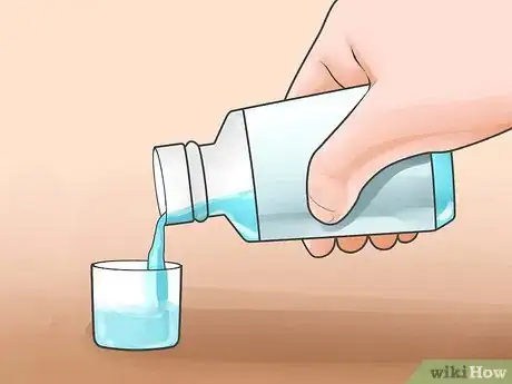 Immagine titolata Use Mouthwash Properly Step 1